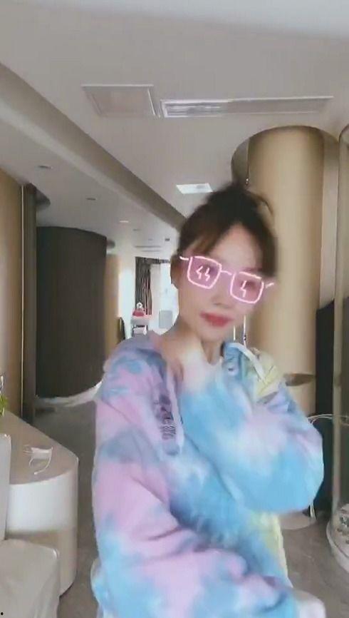 甜馨饭桌爆料视频,揭秘明星家庭温馨日常 第3张 甜馨饭桌爆料视频,揭秘明星家庭温馨日常 第3张